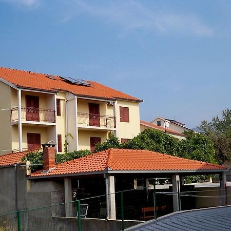 Guesthouse Lucic オレビック エクステリア 写真